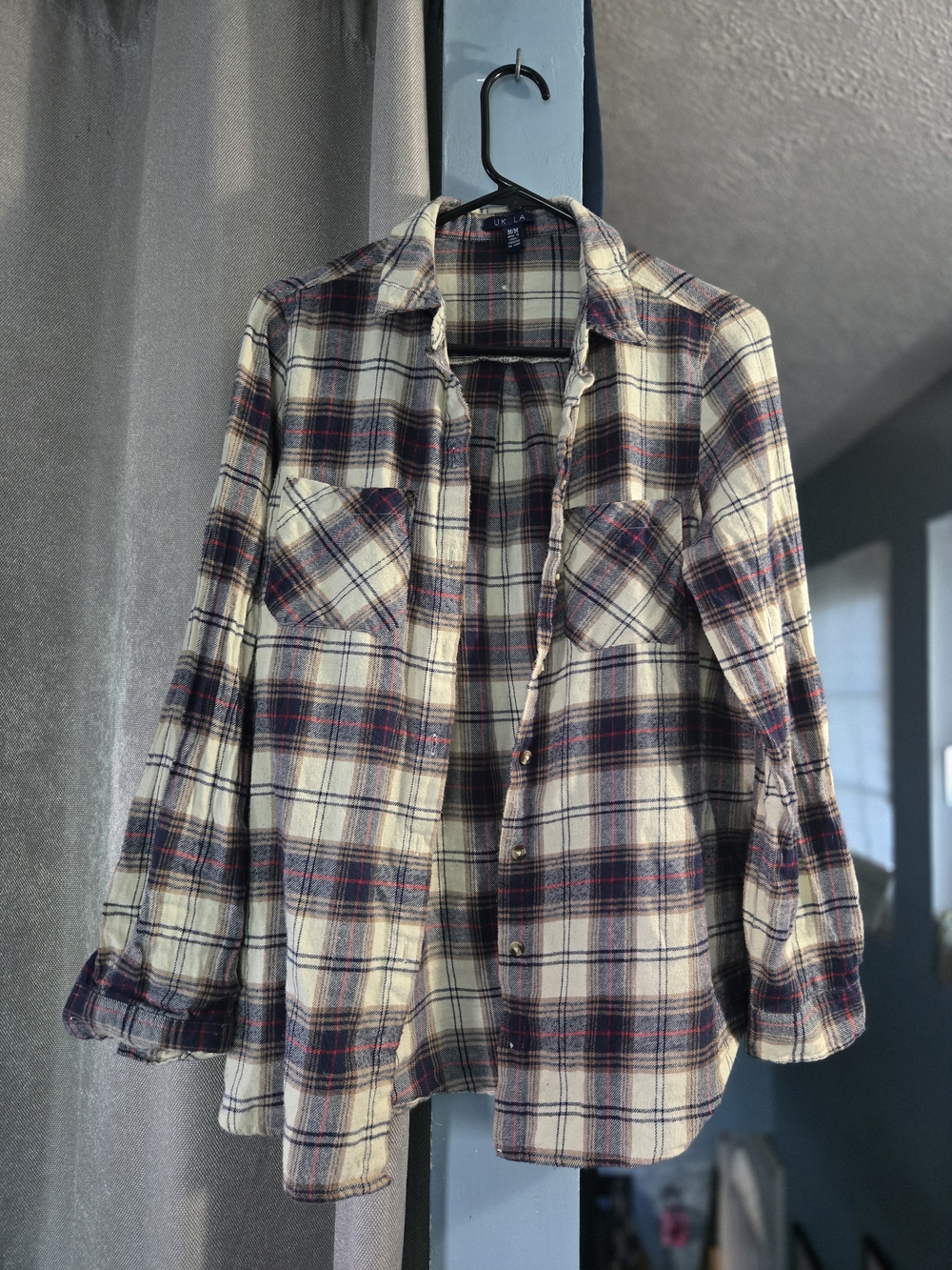 ⭐️UK2LA White, Navy & Red Plaid Button-Down Shirt⭐️